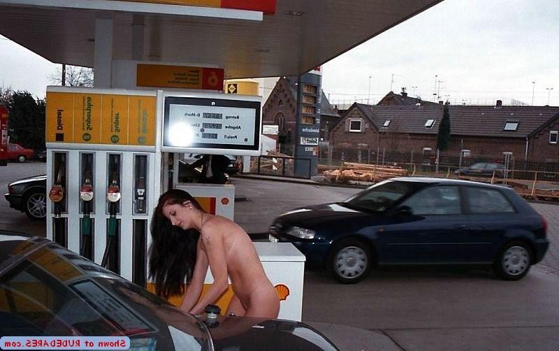 14P Unexpected amateur female nudity