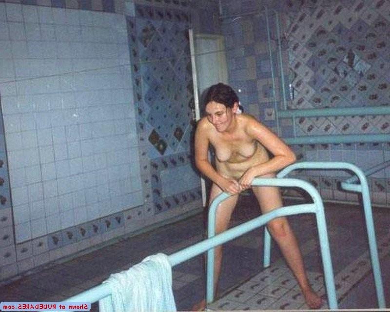 15P Nude girlfriends have their photos shared