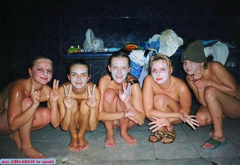 15P Nude girlfriends have their photos shared