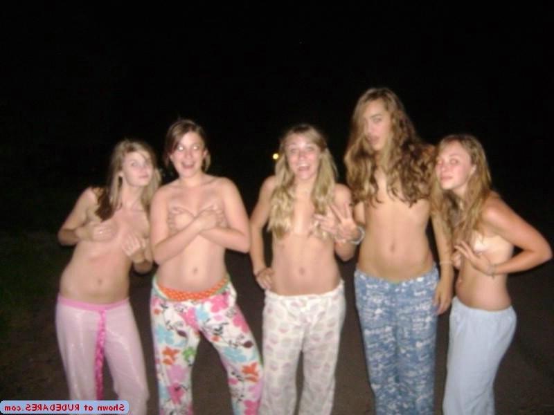 15P Nude girlfriends have their photos shared