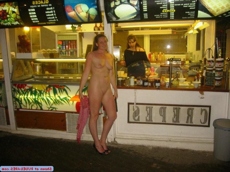 15P Amateur girls naked where they shouldnt be