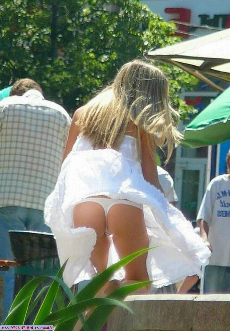 15P Amateur girls naked where they shouldnt be