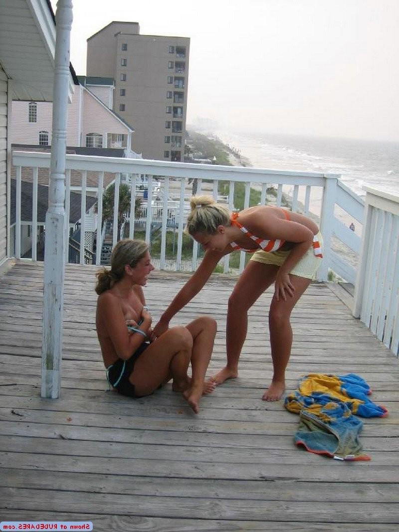 15P Real amateur girlfriends in the buff