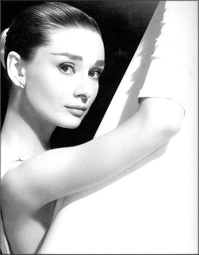 25P I love masturbating to Audrey Hepburn part 2