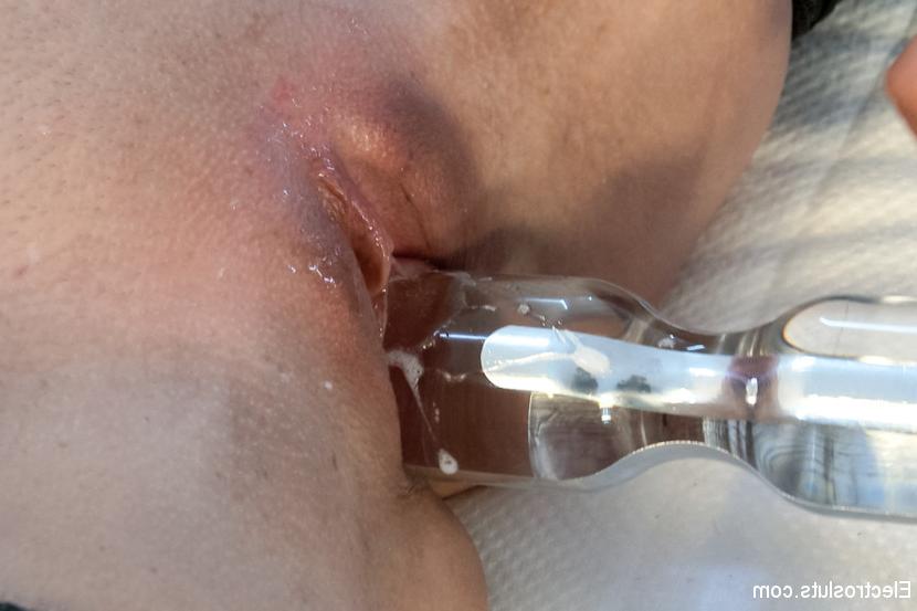 15P Mummified and Electrified Pussy Worship