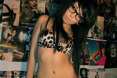 18P Cute emo girlfriends take photos of themselves