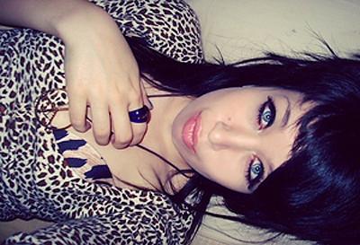 18P Cute emo girlfriends take photos of themselves