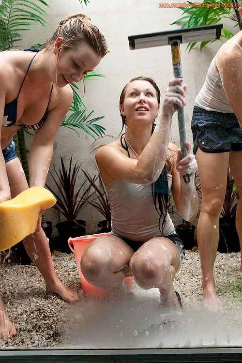 15P Five naked Window Washing Girls