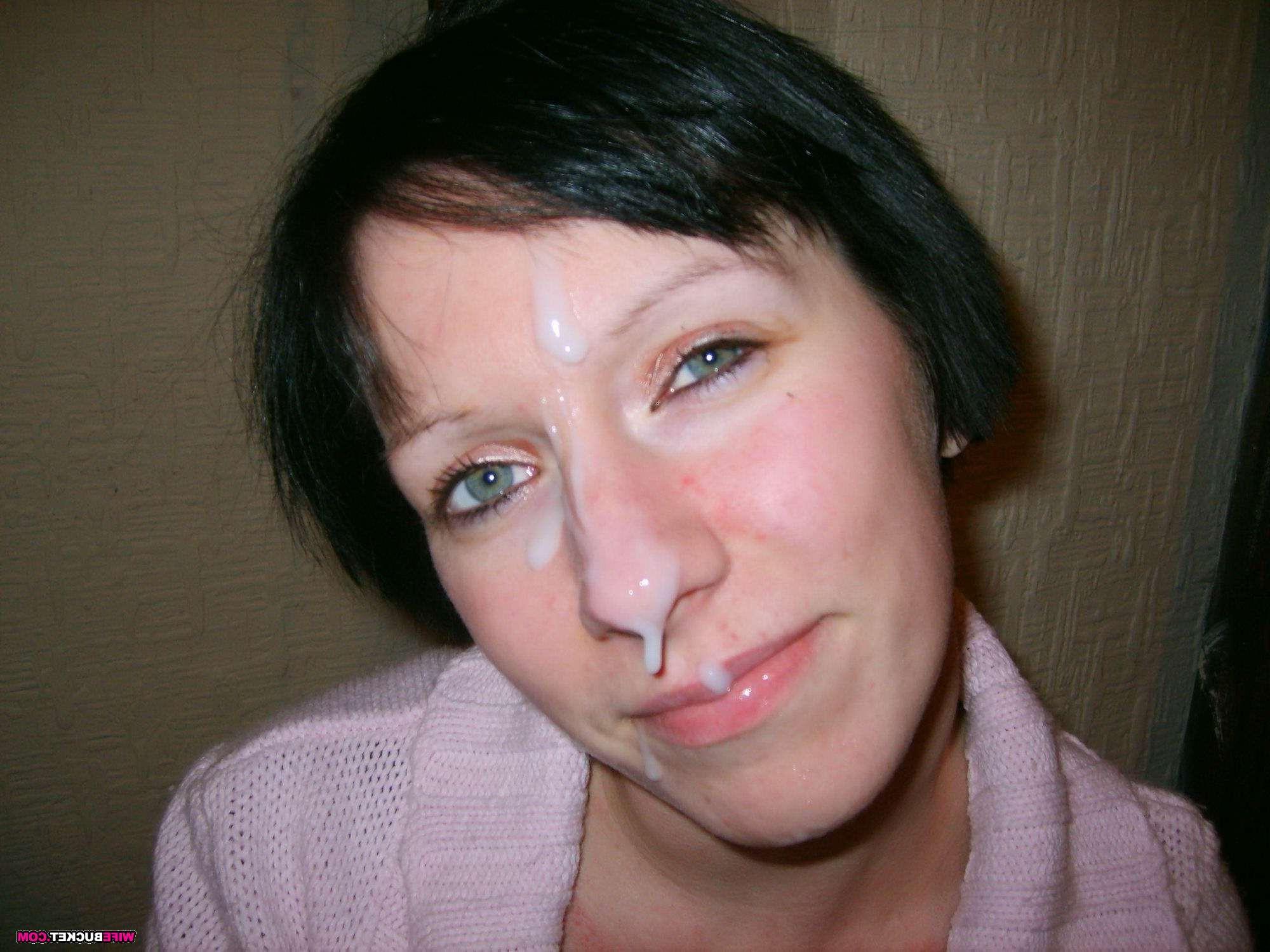 15P Amateur pics of nude amateur MILFs