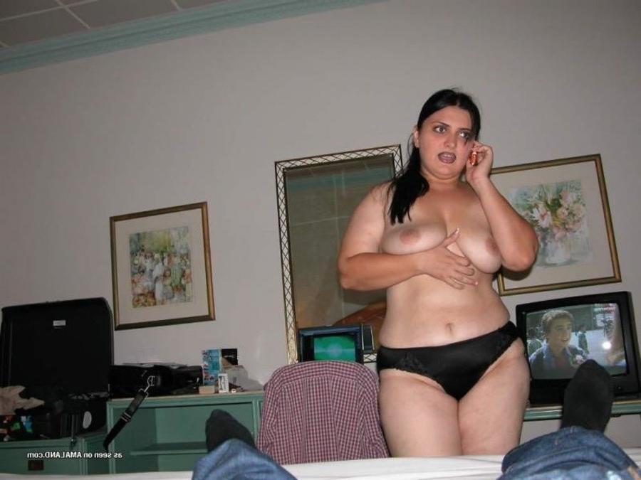 10P Selection of naughty amateur bbws posing for their pals