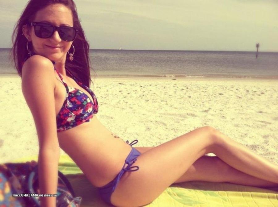 12P Photos of sexy amateur babes posing for their boyfriends