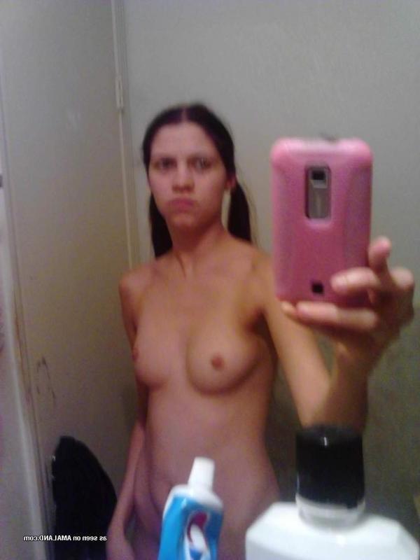15P Grumpy amateur wife showing off nude