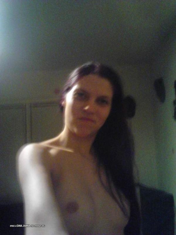 15P Grumpy amateur wife showing off nude