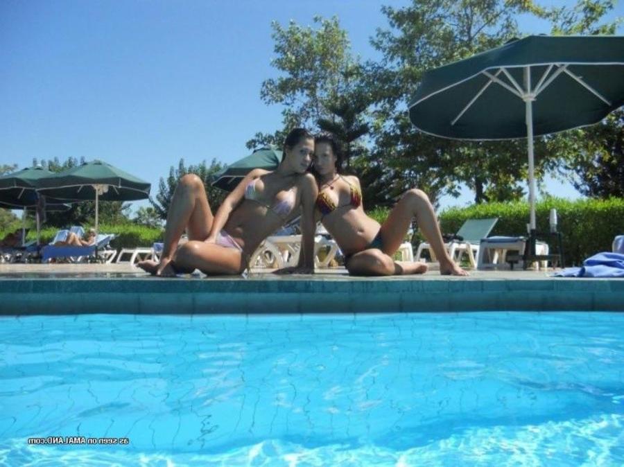 12P Compilation of kinky babes posing for the cam outdoors