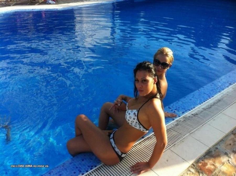 12P Compilation of kinky babes posing for the cam outdoors