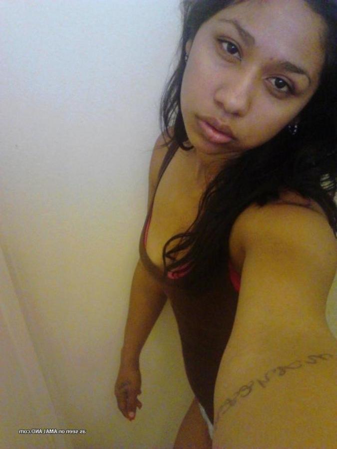 11P Collection of amateur babes posing for their BFs
