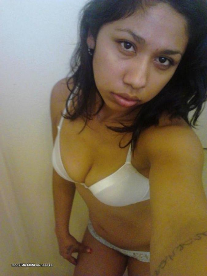 11P Collection of amateur babes posing for their BFs