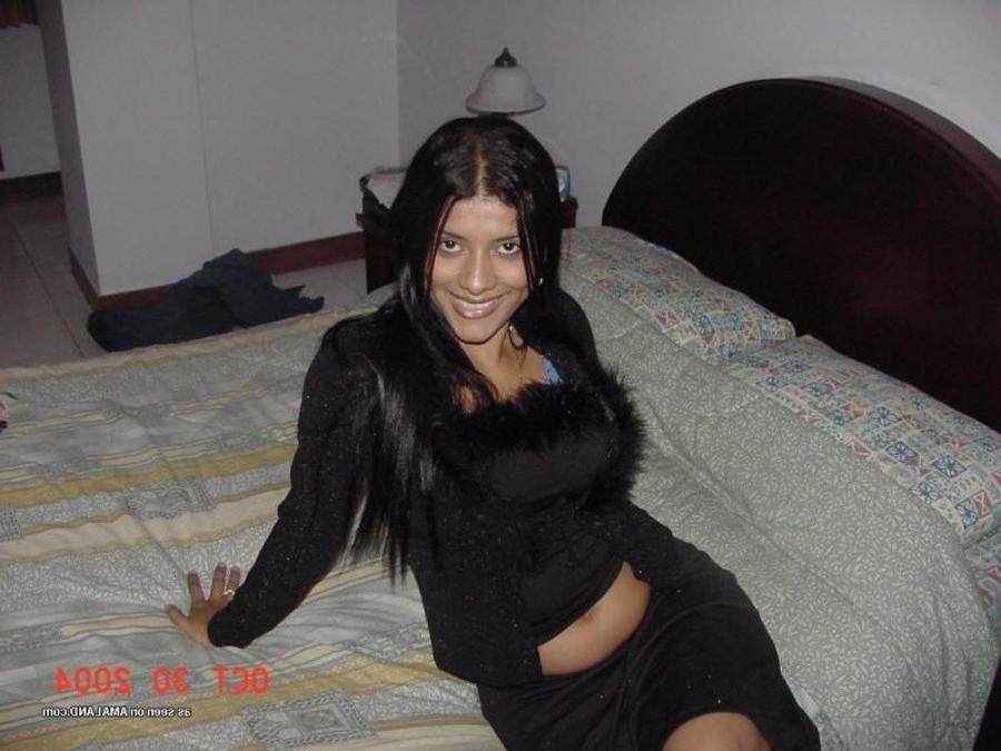 12P Wild sexy gorgeous amateur Spanish chick posing