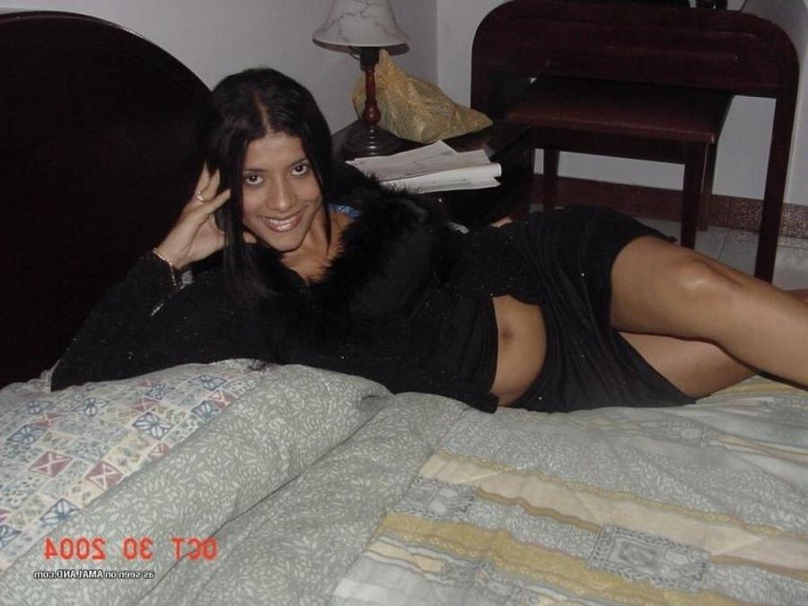 12P Wild sexy gorgeous amateur Spanish chick posing