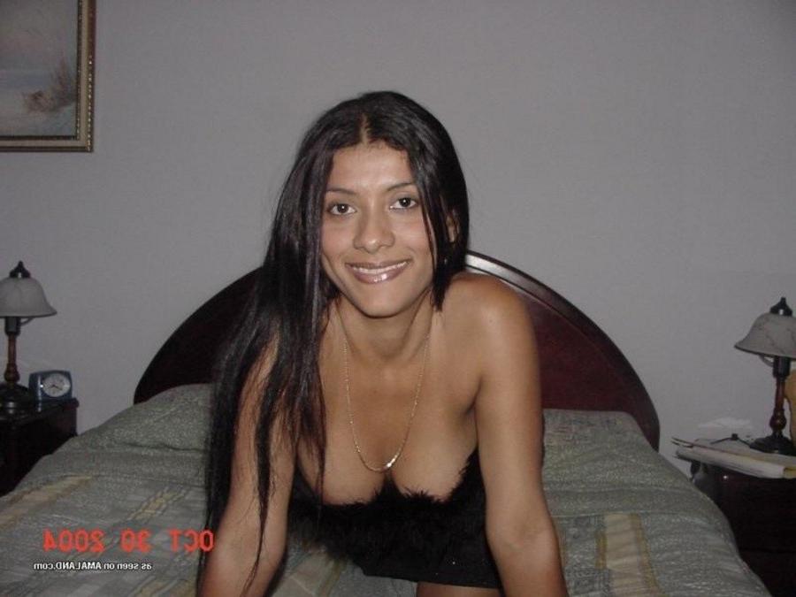 12P Wild sexy gorgeous amateur Spanish chick posing