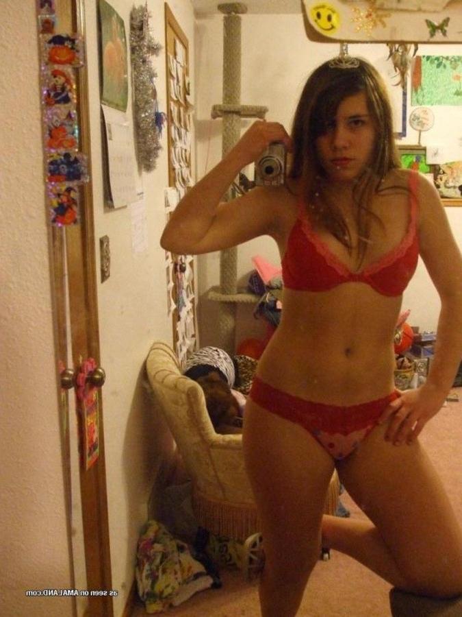 12P Sexy Spanish girlfriend selfshooting in her lingerie