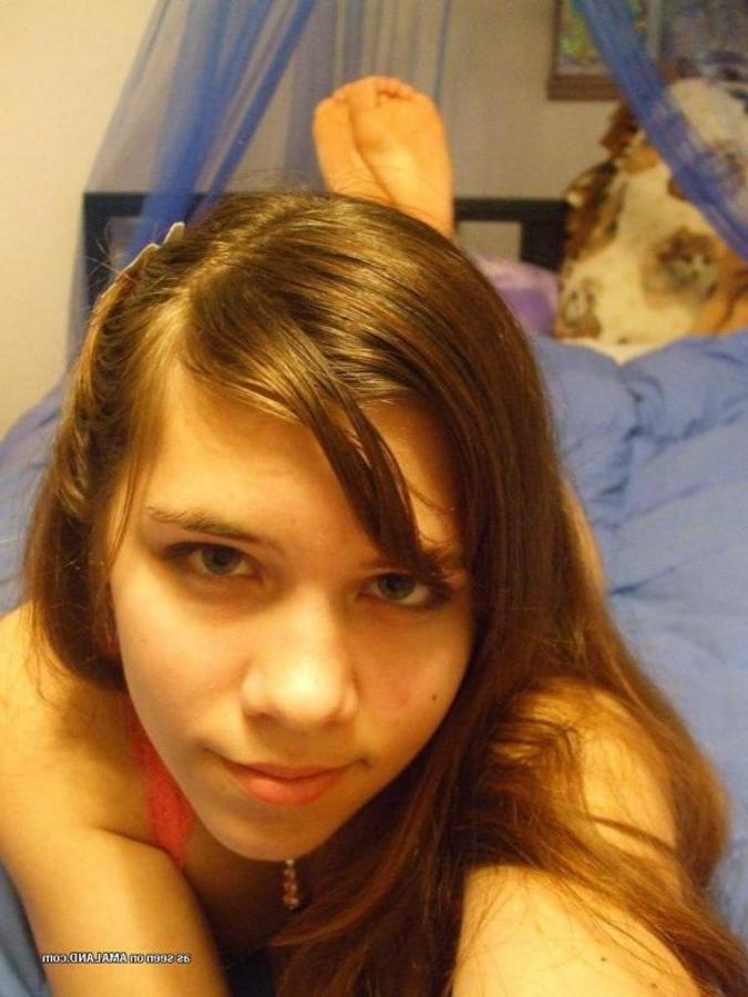 12P Sexy Spanish girlfriend selfshooting in her lingerie