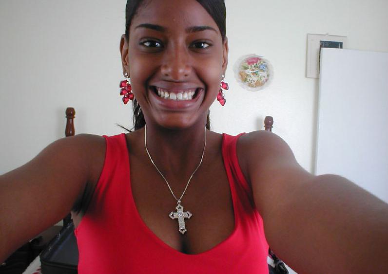 15P Ebony teen gfs posing for cell phone pics