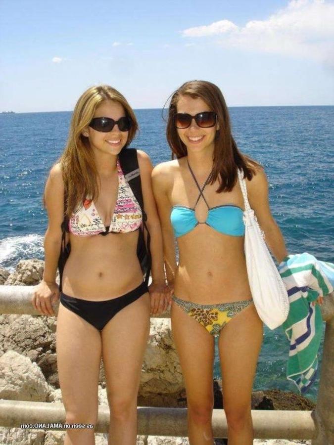 12P Collection of sexy bikini babes posing for their pals on cam