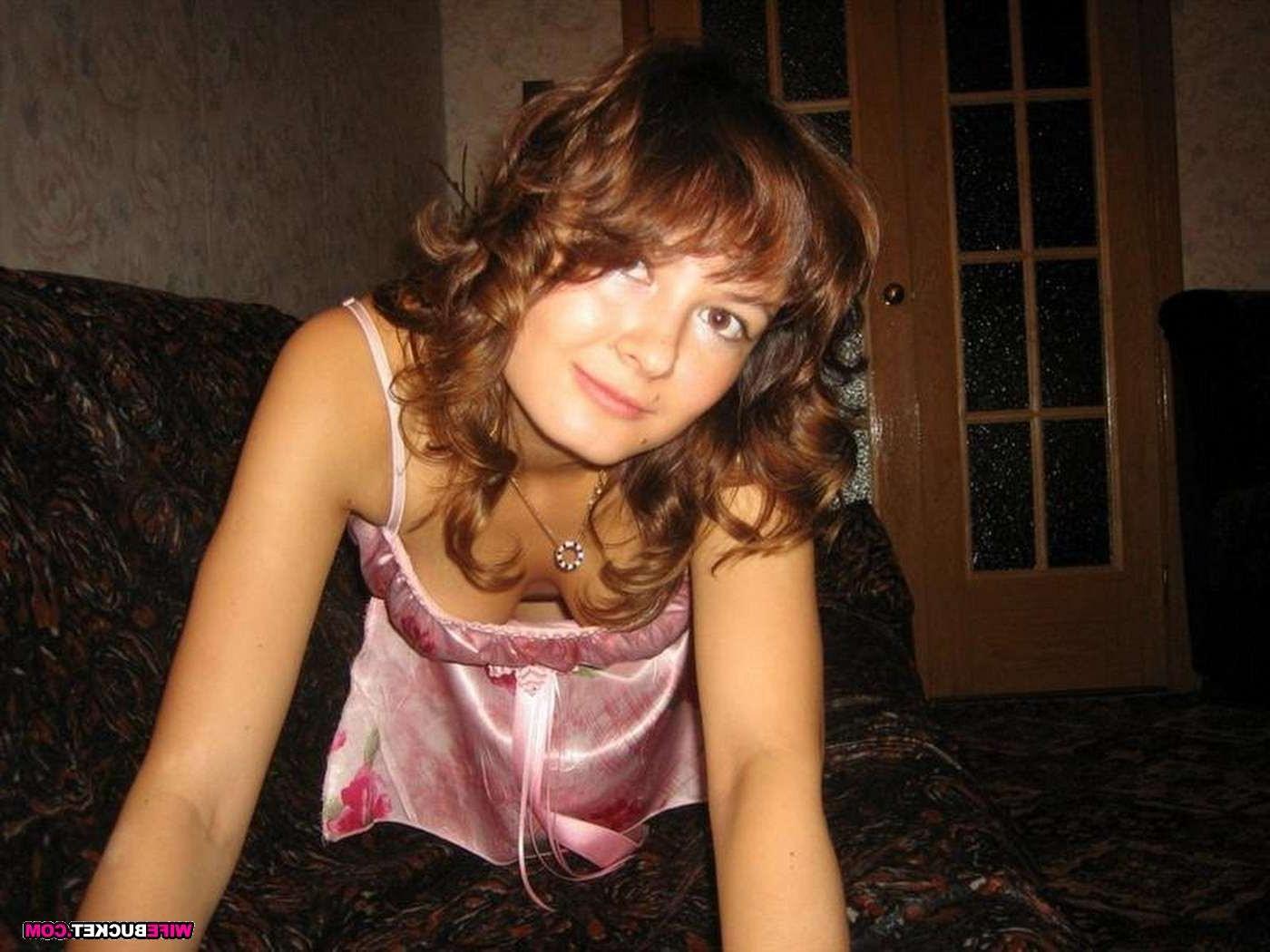 16P Wife threesome sex pictures with swingers