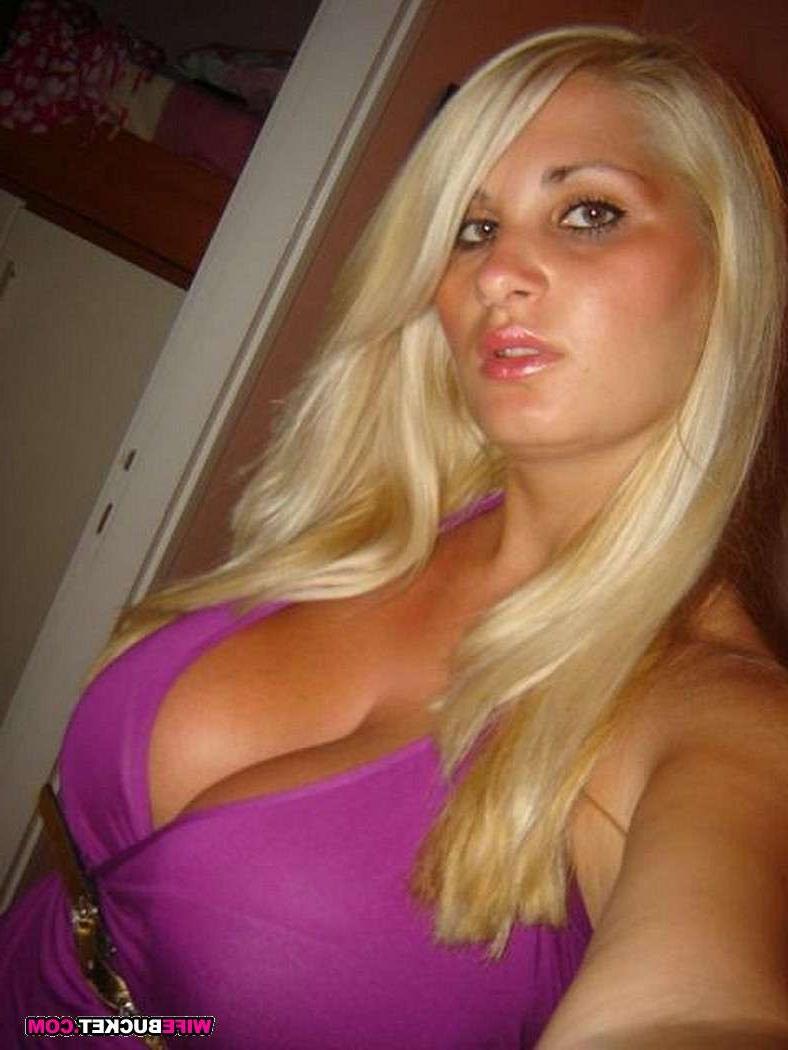 16P Wife threesome sex pictures with swingers
