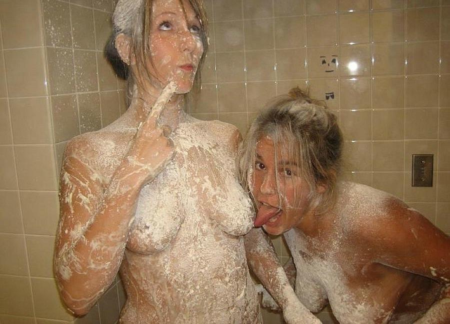 9P Girlfriend with huge tits posing for camera