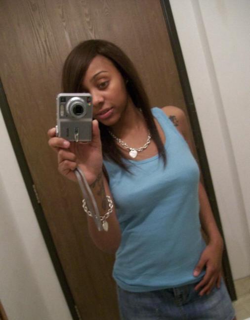 15P Ebony teen gfs posing for cell phone pics