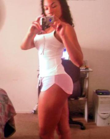 15P Ebony teen gfs posing for cell phone pics