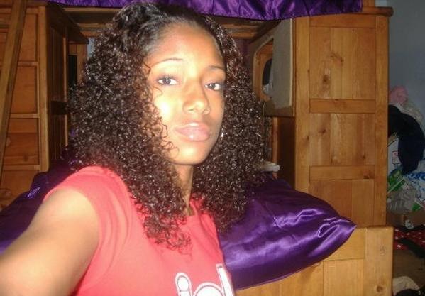 15P Ebony teen gfs posing for cell phone pics