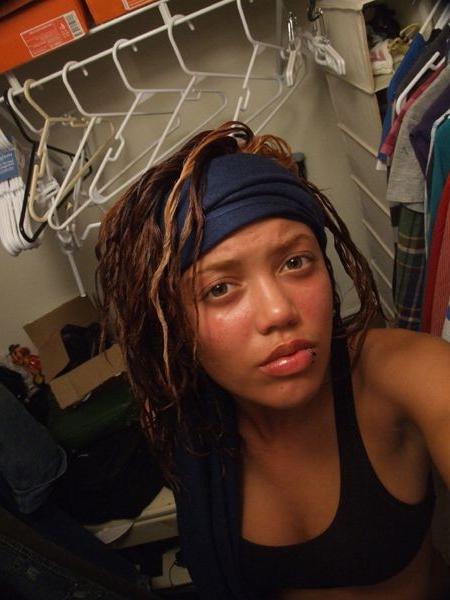 15P Ebony teen gfs posing for cell phone pics