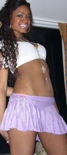15P Ebony teen gfs posing for cell phone pics