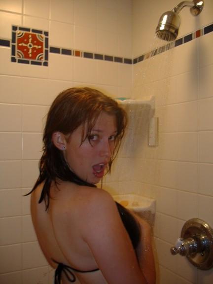 10P Two young chicks caught washing in the shower