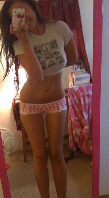 16P Self shot gfs are posing for cell phone camera gallery 2