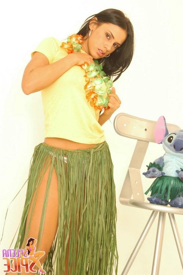 14P Selena removes her grass skirt