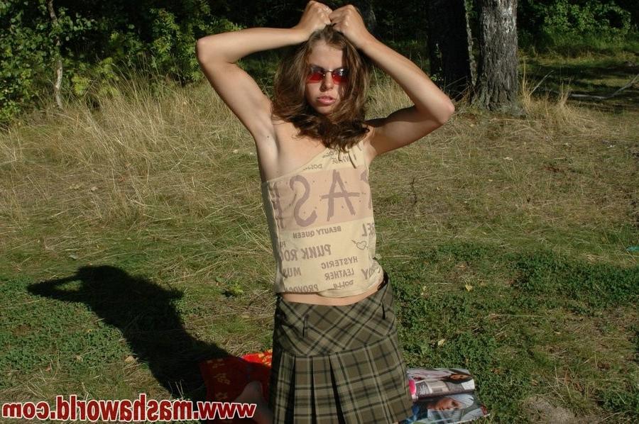 15P Perky teen does amazing striptease
