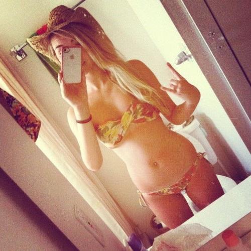 16P Self shot gfs are posing for cell phone camera gallery 3