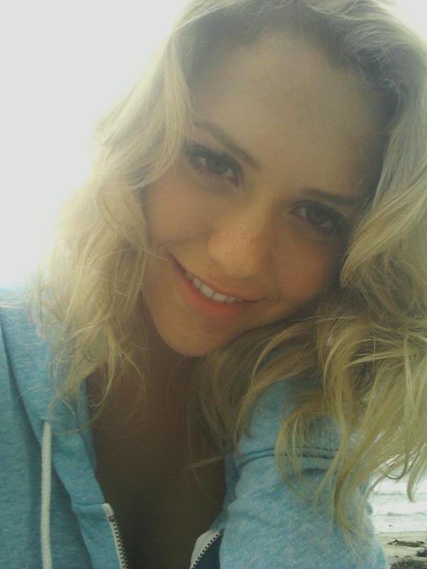16P Self shot gfs are posing for cell phone camera gallery 1
