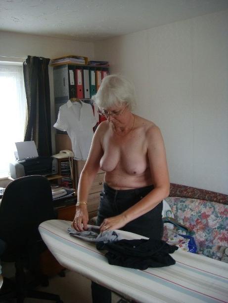 16P hang boobs