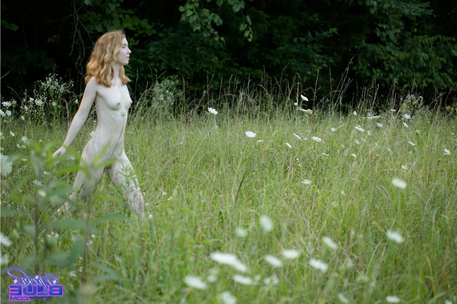 15P I am modeling in the Grass here. Naked of course and No cloths