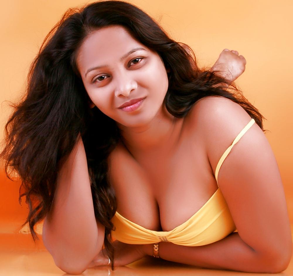 25P Hot Indian Girls 