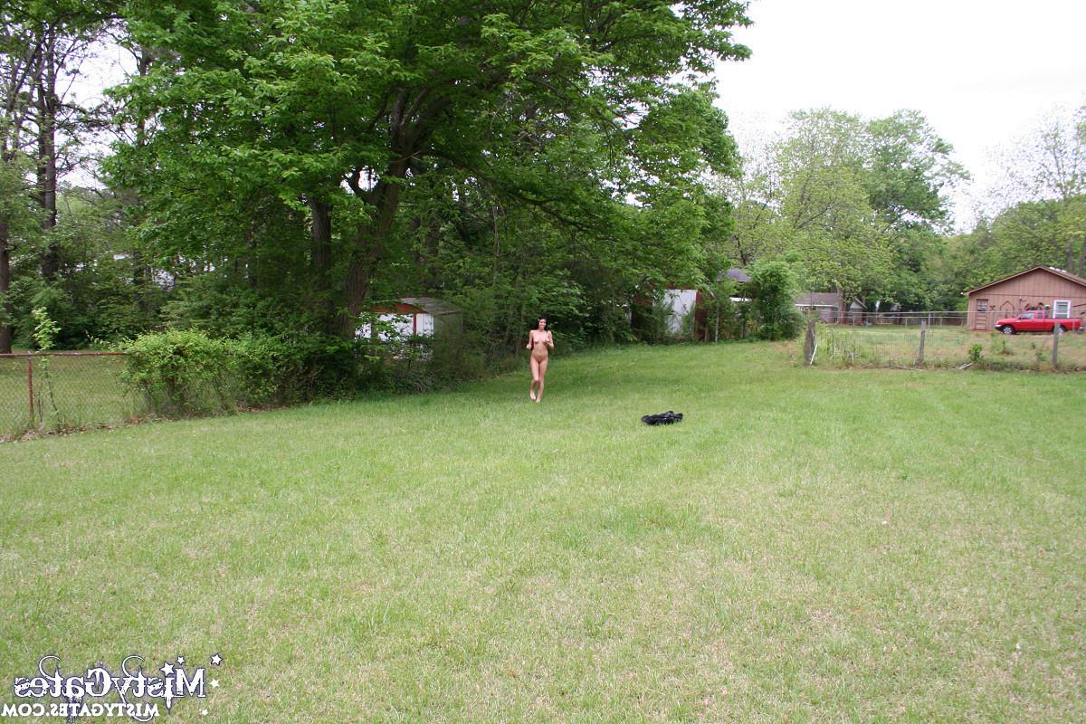 12P Misty Gates streaking through the grass