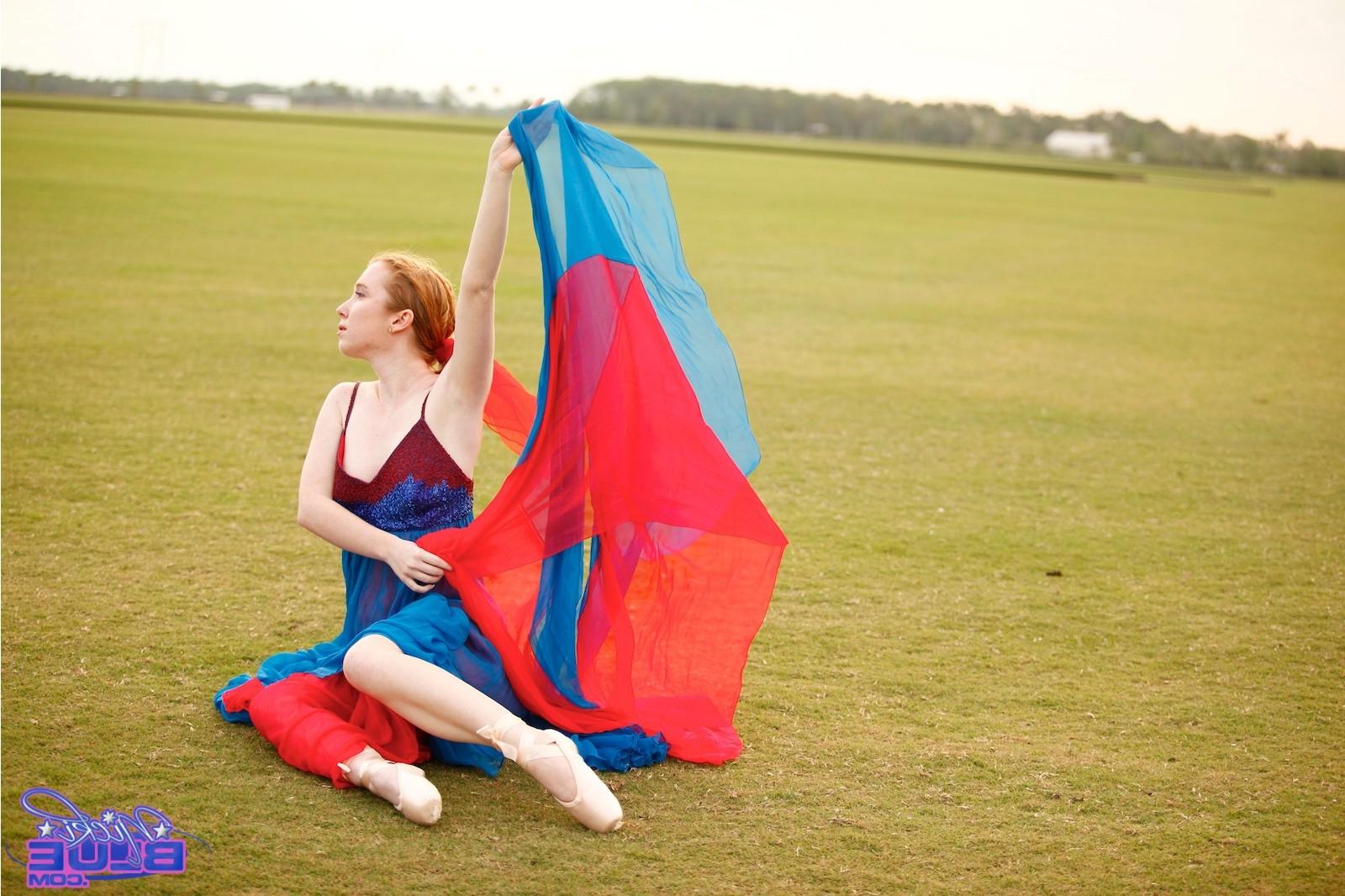 6P I am doing ballet in the grass. In These photos you get