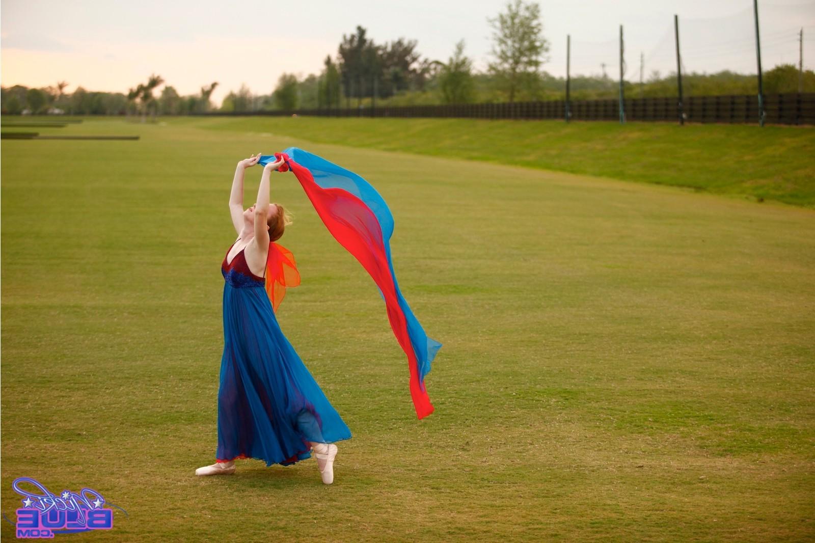 6P I am doing ballet in the grass. In These photos you get