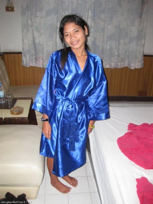 6P Thai Bargirls Paid To Suck And Fuck A Sex Crazy Tourist
