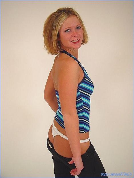 15P Hot amateur teen spreads her snatch